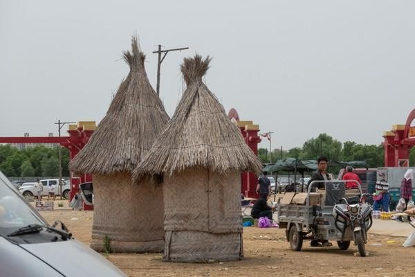 营口硬核集市地摊经济的典范逛一次堪比逛大商场