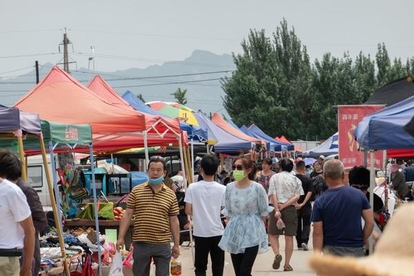 营口硬核集市地摊经济的典范逛一次堪比逛大商场